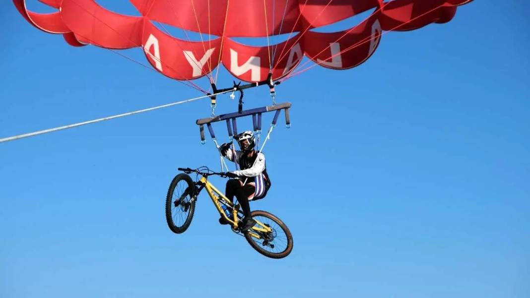 Alanya Semalarında Türk Bayraklı Bisiklet Şovu Nefes Kesti! 2